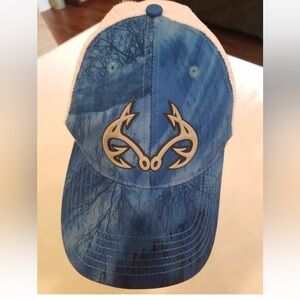 REALTREE Fishing MESH SnapBack Ball Cap Blue & White OUTDOOR CAP.  EXCELLENT USE